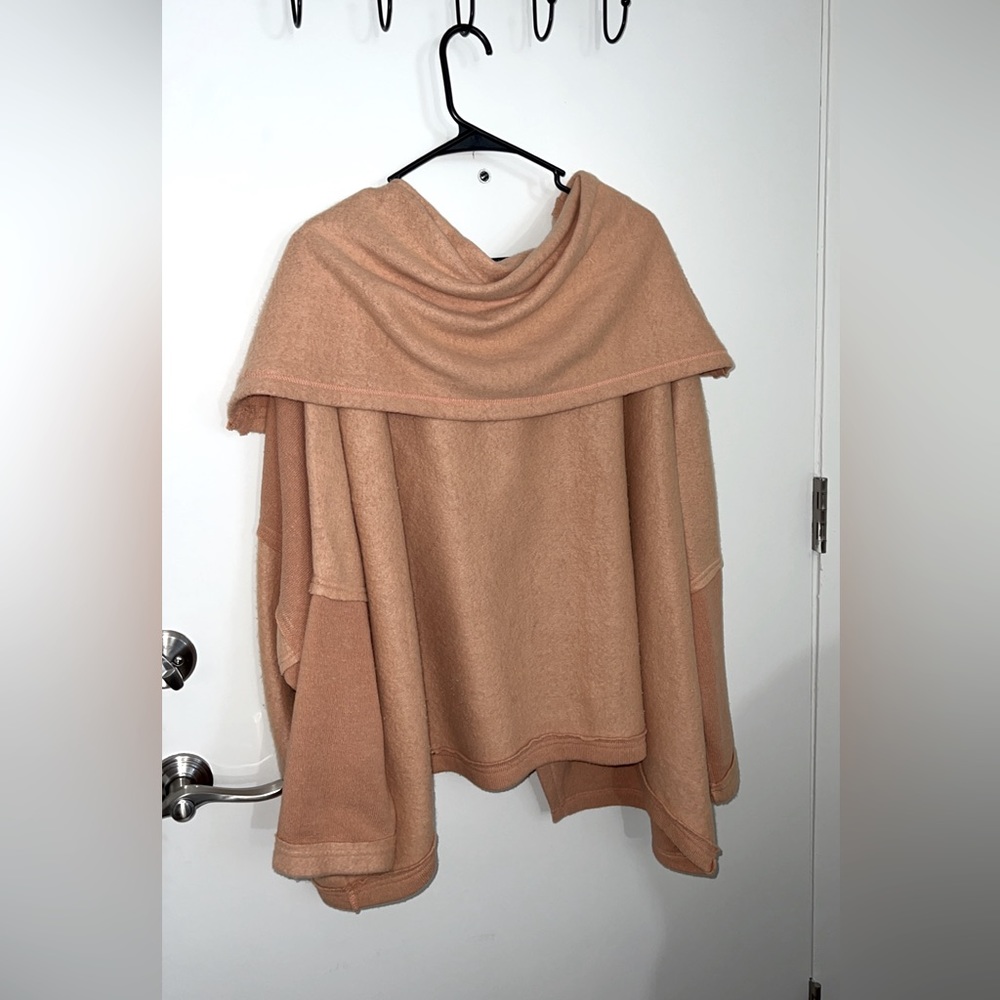 Free People oversized sweater brand new never wore.